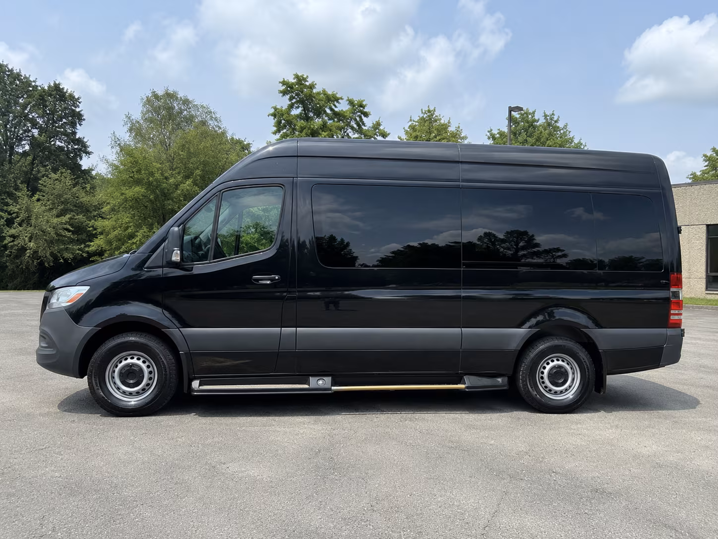 10 passenger sprinter van
