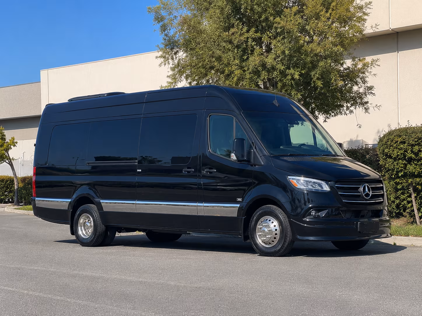 find the perfect transportation for your next airport transfer 1